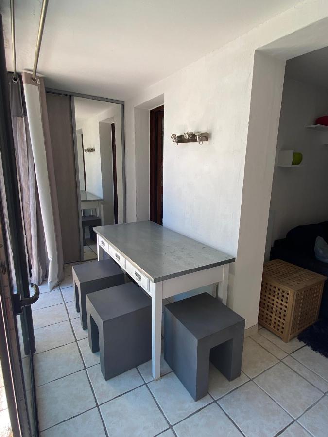 Logement Entier T2 Climatise, Parking Gratuit, Jardin, Plage A 2Min A Pied 사나리쉬르메르 외부 사진